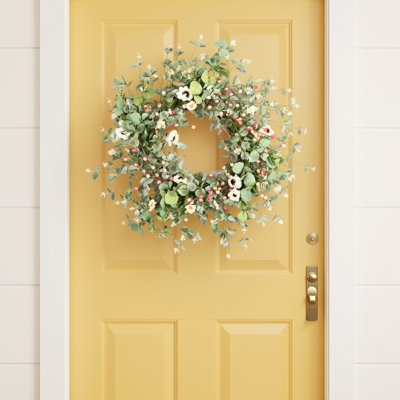 26" Handcrafted Eucalyptus Daisy Everyday Wreath