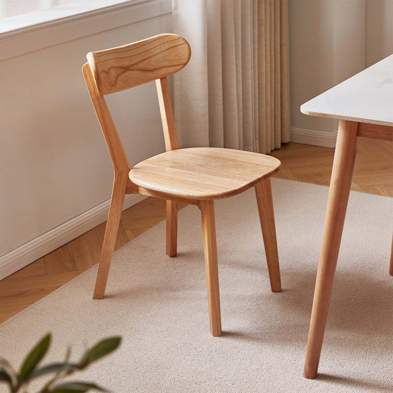 Lot de 2 chaises de salle à manger en bois d'hévéa avec dossier incurvé, robustes et confortables pour une utilisation intérieure, fini bois naturel
