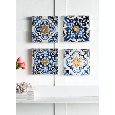 Décoration murale abstraite bleue, blanche et dorée, 9,5 po x 9,5 po, cadre chic pour la décoration intérieure. 95% bois de sapin, 5% papier. Convient aux thèmes bord de mer, moderne, éclectique, bohémien. L 9,5 po x 9,5 po x P 1,7 po. 5 lb Amélioration,