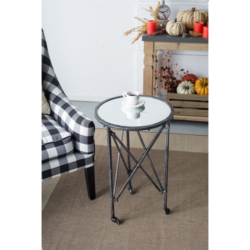 Table d'appoint Gilbert D17 x 26,5 po