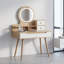 Table de coiffeuse éclairée avec 3 miroirs réglables, avec des pieds en bois massif robustes, une coiffeuse complète avec 4 tiroirs de rangement et 3 tablettes ouvertes pour les espaces de chambre compacts