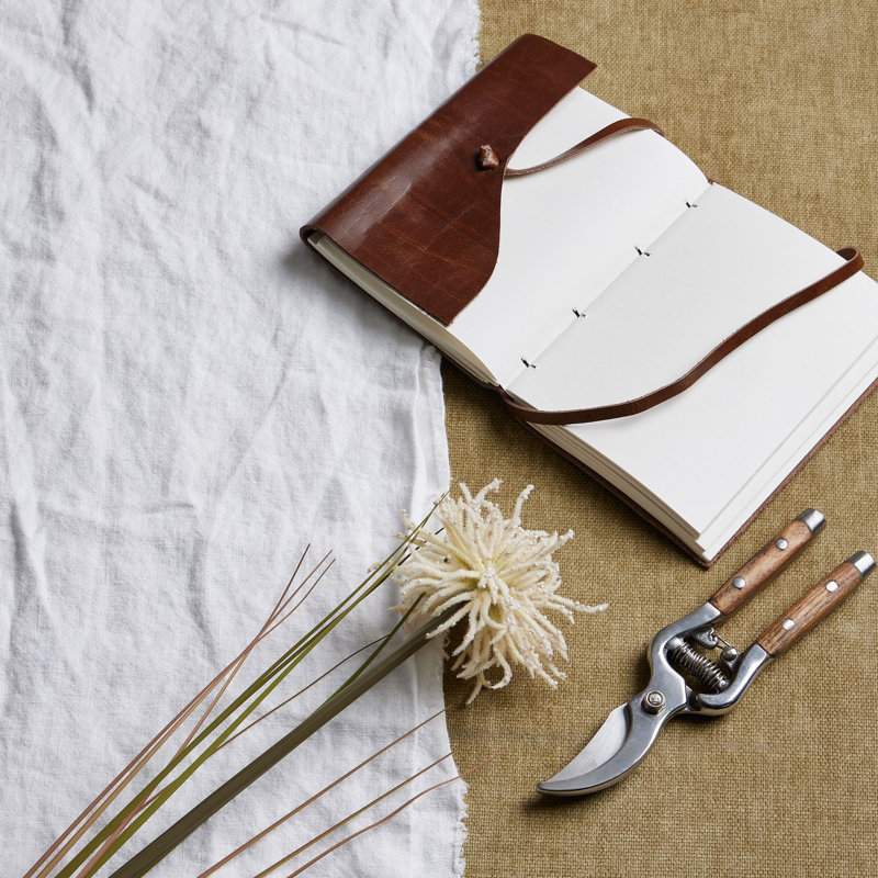 Arrangement, Cream