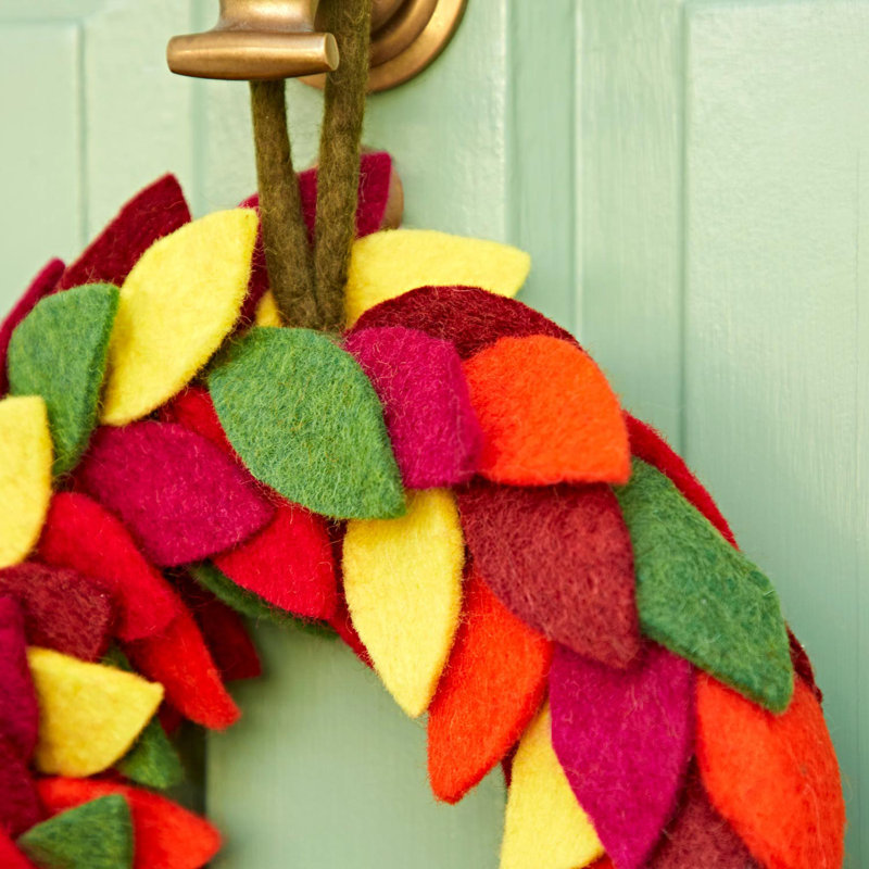 Wool / Felt Felt 24cm Wreath