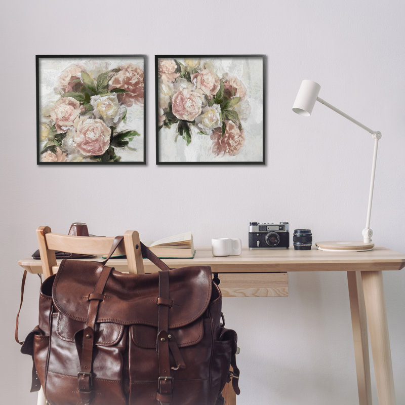 «Traditional Peony Blossoms Arrangement», ensemble de 2 giclées encadrées par Emily Ford, H 17 po x l 17 po x P 1,5 po