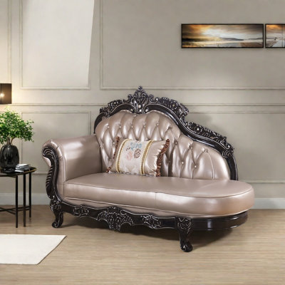 Élégante chaise en bois sculpté
