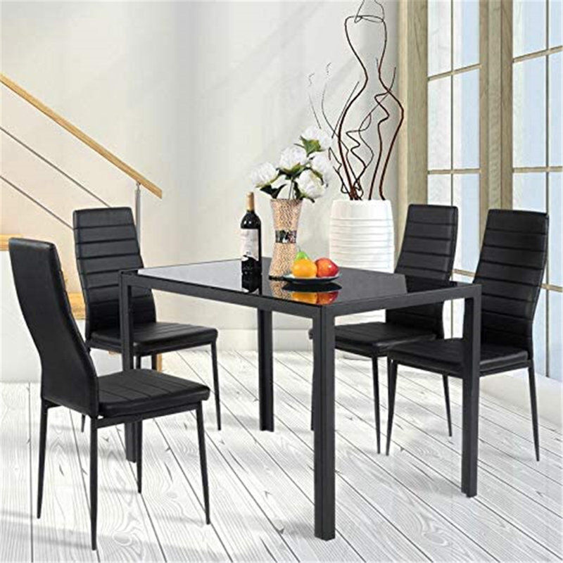 Ensemble repas pour 4 personnes