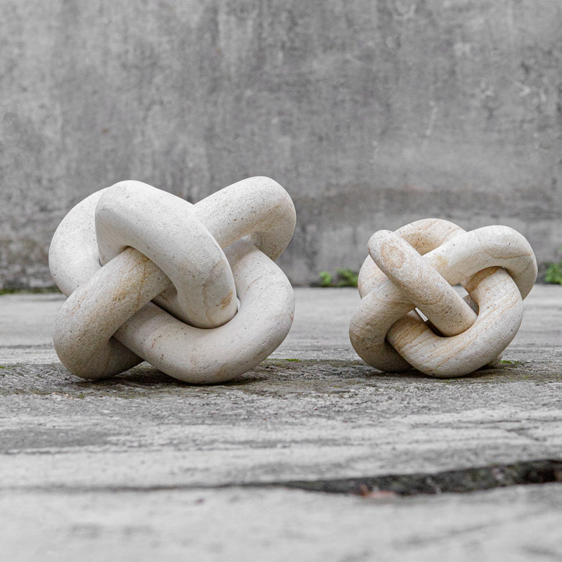 Sculptures en pierre calcaire, ensemble / 2
