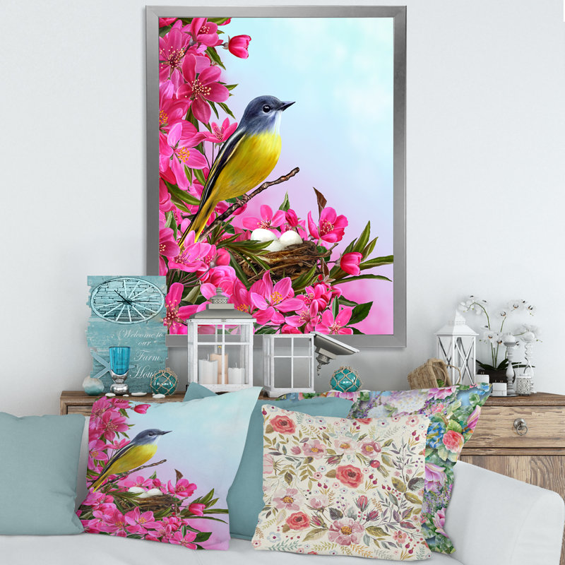 Petit oiseau jaune près du nid avec fleurs - Impression sur toile, H 32 po x l 16 po x P 1,5 po, Toile encadrée argentée