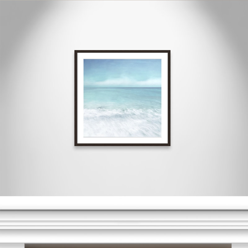 «Tranquil Ocean Waves Beach I» par Christine Zalewski, Noyer à grain ouvert, L 27,5 po x H 27,5 po, Imprimé mat