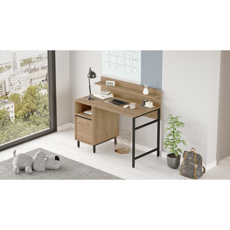 Bureau d'étudiant, Brun