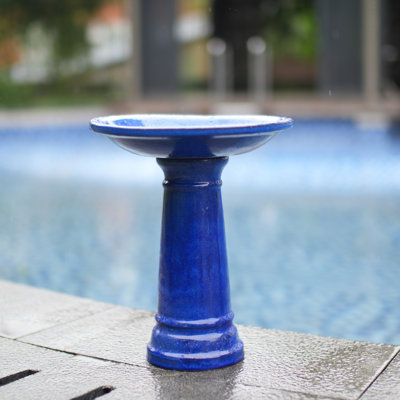Bain d'oiseaux sur piédestal en céramique pour jardin extérieur, bain d'oiseaux bleu saphir rétro de 12,2 pouces de diamètre, grande cour arrière pour jardin d'oiseaux sauvages