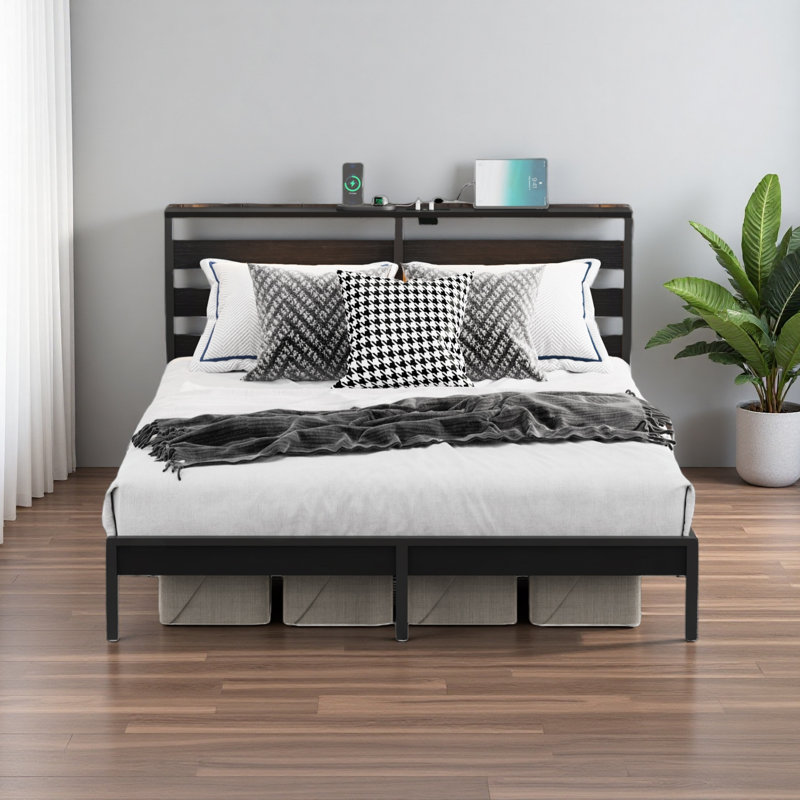 Structure de lit plateforme pleine grandeur en métal avec tête et pied de lit en bois avec doublure USB, lumières DEL, aucun sommier requis, rangement sous le lit, assemblage facile