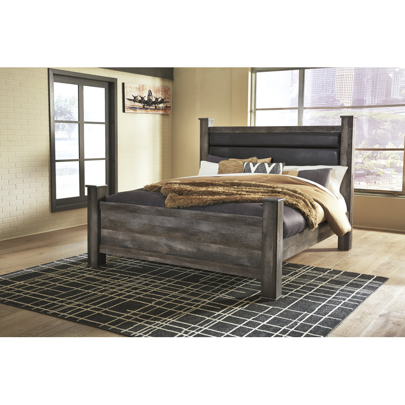 Wynnlow King Poster Bed, Dresser, Mirror and Nightstand