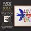 «Love Loudly», reproduction encadrée A-820310666-820310665