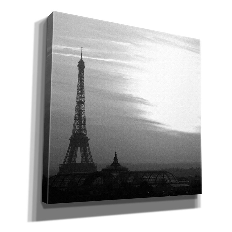 «Eiffel Tower View 2» par PhotoINC Studio, H 18 po x l 18 po x P 0,75 po