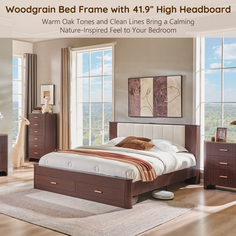 Lit plateforme moderne Adison King avec tiroirs de rangement et station de recharge, tête de lit rembourrée avec ports USB et prises électriques, sommier à lattes robustes en bois, montage facile, chêne brun, sans sommier tapissier, montage facile