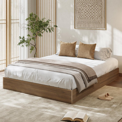 Base de lit plateforme en bois cannelée à profil bas, base de lit pleine grandeur sans tête de lit, support de lattes en bois silencieux, plateforme de matelas encastrée, aucun sommier requis pour les chambres modernes