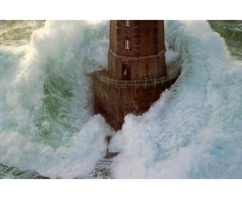 Phares dans la tempête