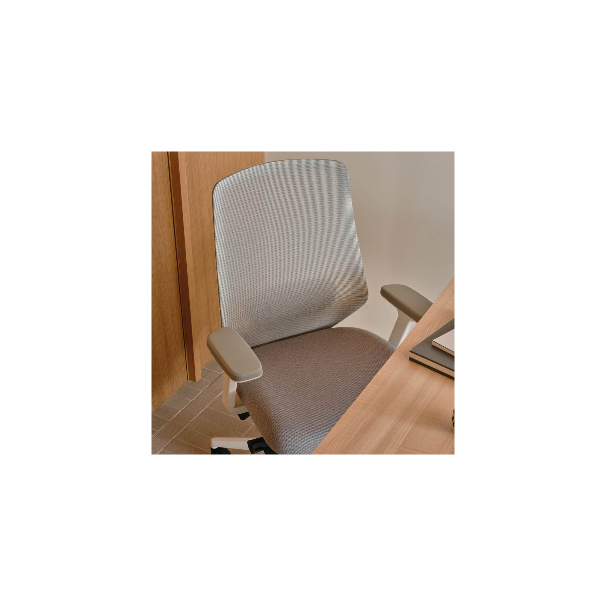 Ergonomic Chair Pro - Fabric, White, Shore