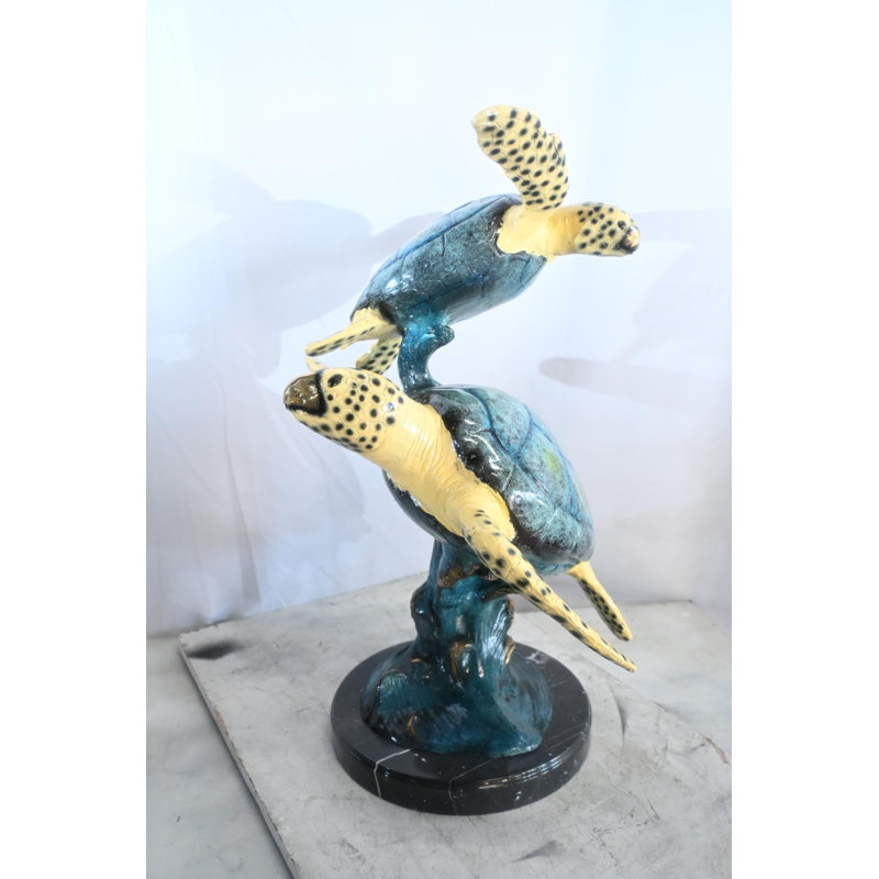 Sculpture en bronze deux tortues de mer nageant verticalement 23 po x 16 po x H 28 po