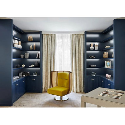 Fauteuil demi-tonneau pivotant en velours Egoista