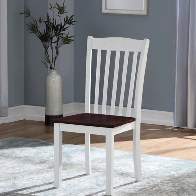 2 chaises d'appoint blanches et noyer pour la salle à manger - dossier en lattes à motif uni, surface en bois