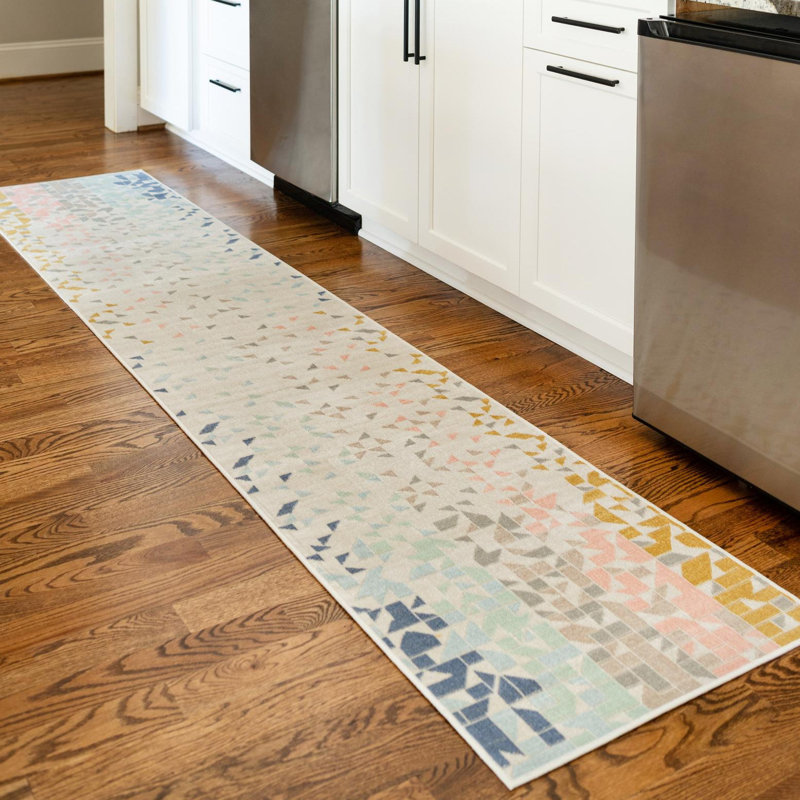 Tapis beige à motif géométrique Mcburney, Tapis de couloir 2 pi x 6 pi