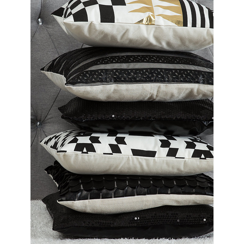 Nonatum Square Cushion, Black