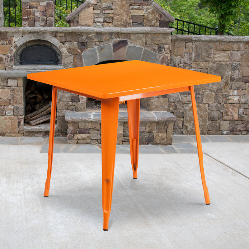 Table carrée intérieure / extérieure en métal Feodora 31,5 po, Orange