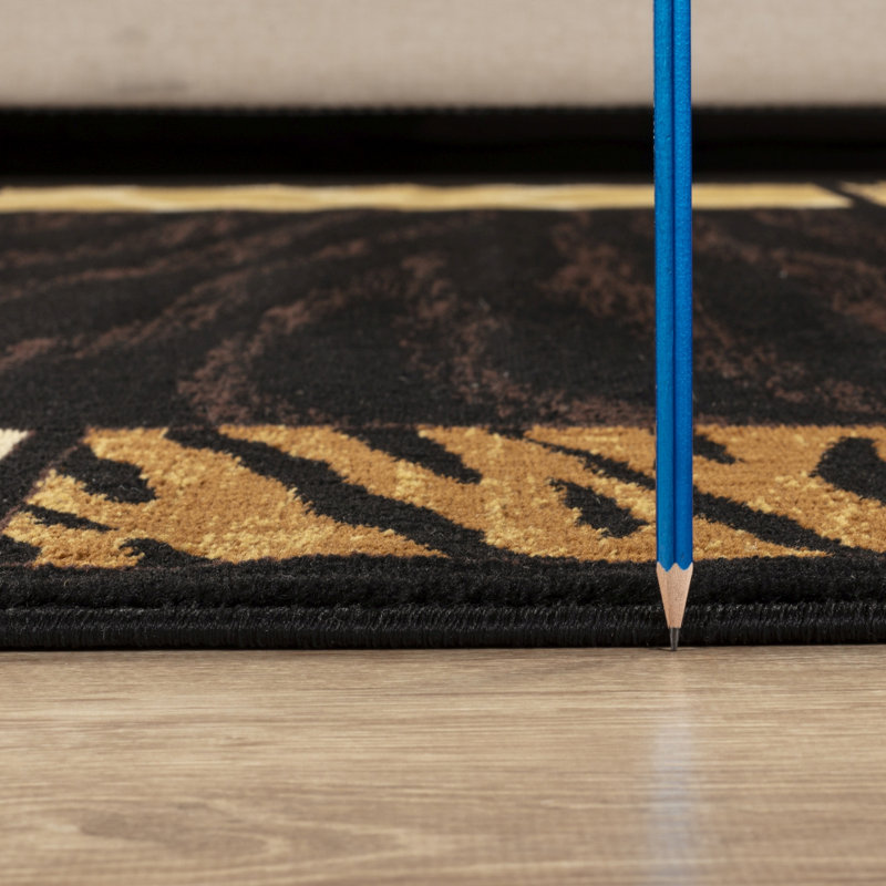 Black Animal Print Area Rug (5 Ft. 3 In. X 7 Ft. 3 In.), Rectangle 5'3" x 7'3"