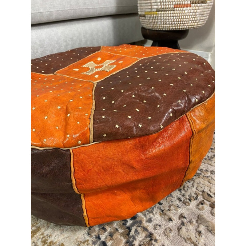 Pouf en cuir Cleoda