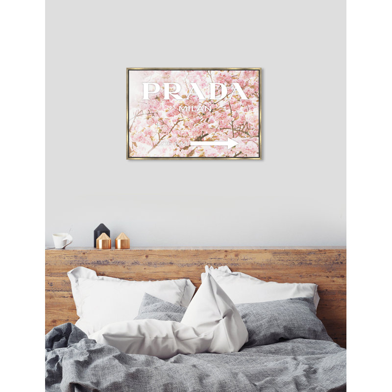 Milan Sakura - Impression sur toile, Cadre doré, 24 po x 36 po