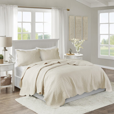 3-piece Reversible Scalloped Edge King Quilt Set – Cream Cottage-style Bedding