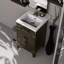 Ensemble de meuble-lavabo simple en chêne brun avec surface en acrylique scellée et miroir en H 24 po-762930347