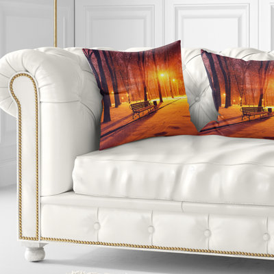 Bancs recouverts de neige hivernale - coussin à imprimé paysage