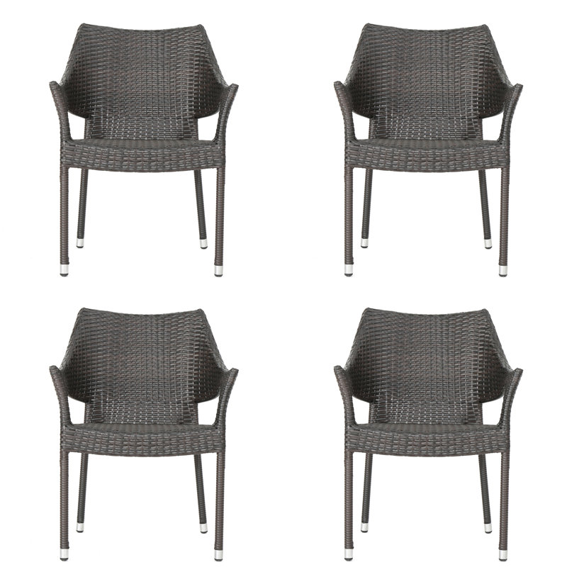 Chaise d'extérieur en résine (excluant la table)