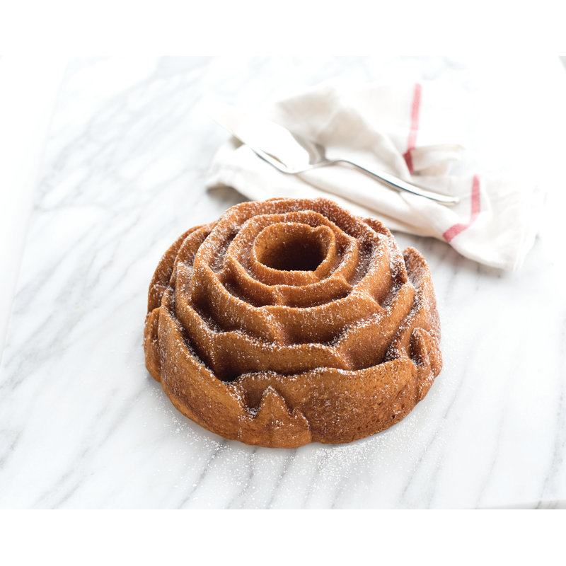 Nordic Ware Non-Stick Round Rose Pan