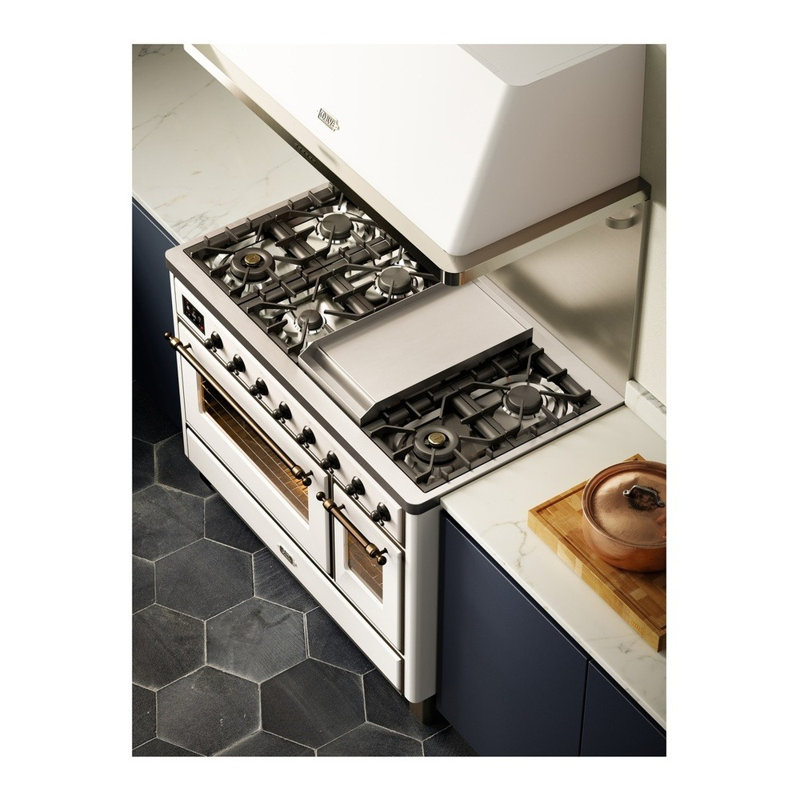 Cuisinière à double combustible de 48 pouces avec 8 brûleurs scellés et plaque chauffante ILVE Majestic II Series