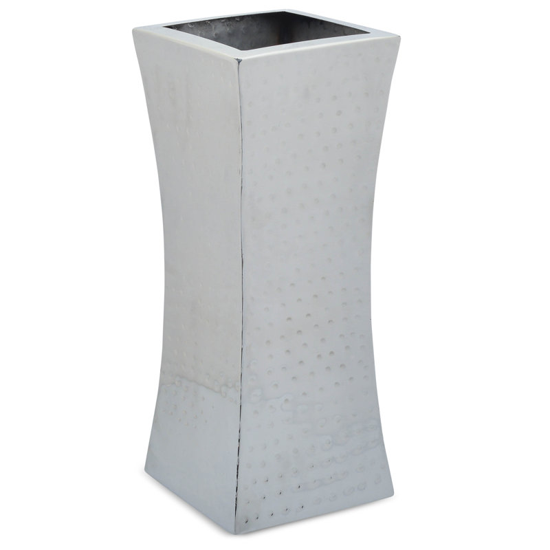 Grand vase carré en argent martelé 9403, H 9,5 po x l 4 po x P 4 po