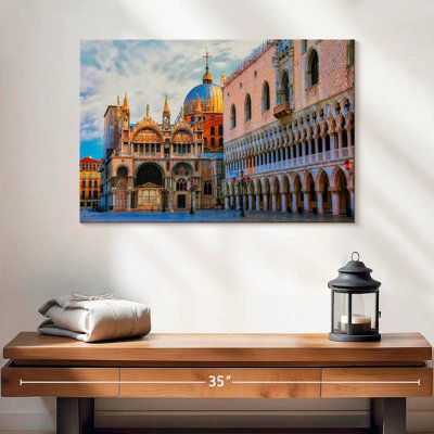 Kavia Saint Mark's Square
