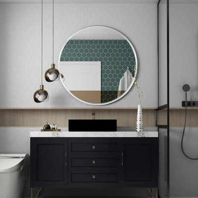 Grand miroir mural rond de 32 pouces de diamètre dans un cadre en métal argenté pour la salle de bain - Film incassable, crochets renforcés, protection moderne encadrée par manuel d'installation, remplisseur, trousse facile