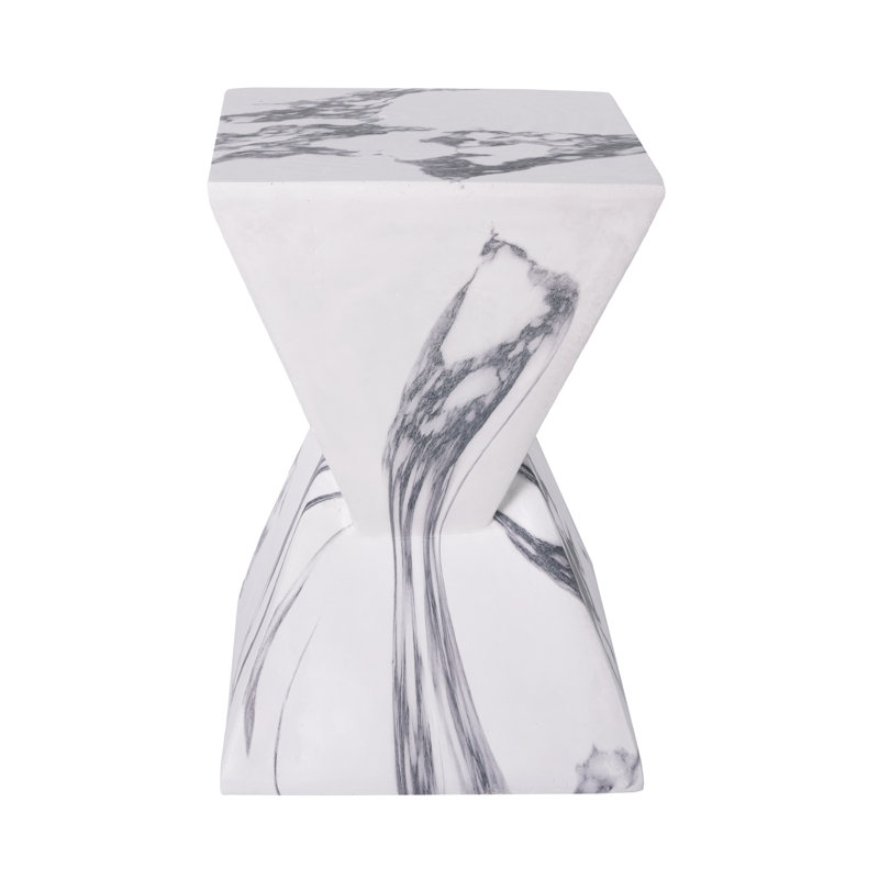 Table d'appoint moderne en béton 18,5 po de hauteur, table de bout de patio avec motif cannelé sculptural, table d'appoint minimaliste géométrique résistante aux intempéries pour jardin, balcon et bord de piscine, faux marbre