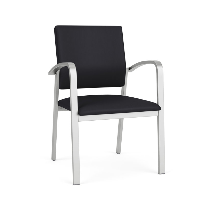 Chaise d'invité Newport, Argent, Noir Patriot Plus - nettoyez le vinyle avec un lin