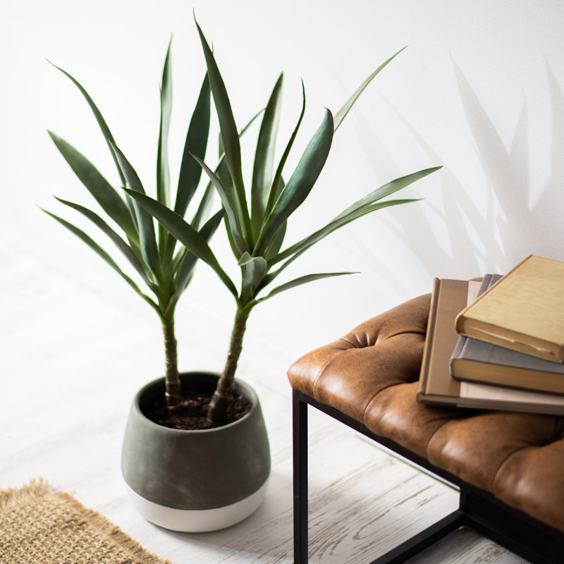 Plante yucca artificielle 34" en pot
