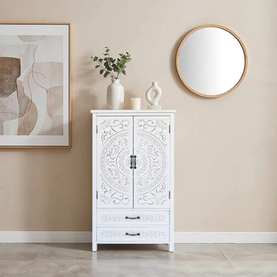 Armoire de rangement haute à 2 portes et tiroirs, style rustique, avec rangement inférieur, colonne étroite ornée de détails sculptés, idéale pour la cuisine ou l'entrée, coloris naturel et blanc.
