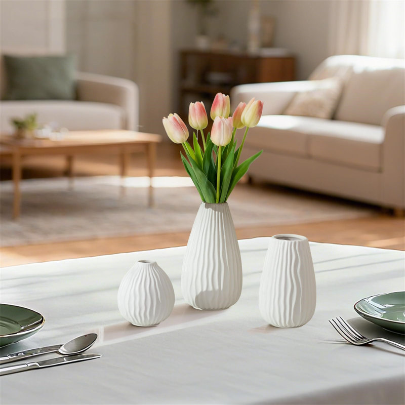 Ceramic / Porcelain Table Vase, White