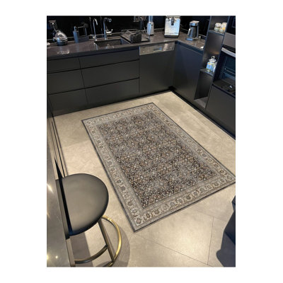 Tapis tissé brun moderne