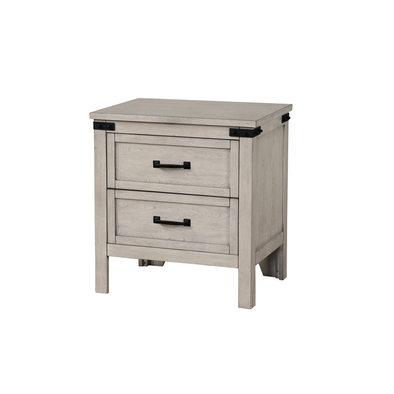 Table de chevet en bois avec brume de montagne