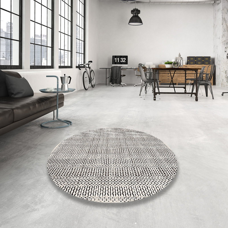 Weinert Oriental Indoor Rug, Round 4'