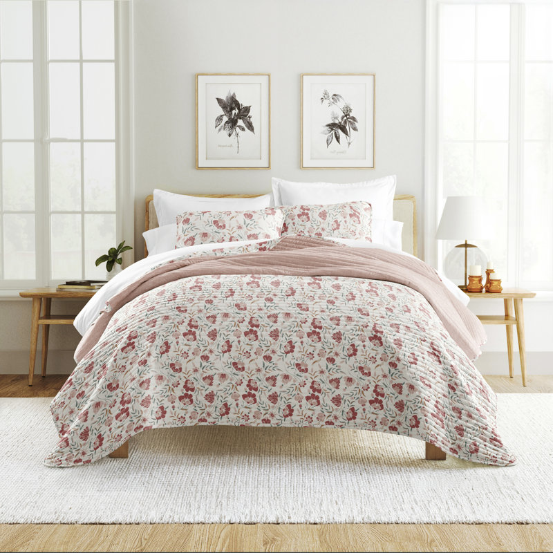 Quilt Set- Lightweight - All Season Quilted Coverlet - French Jacobean, Rose, Full/Queen Quilt + 2 Standard Shams 
